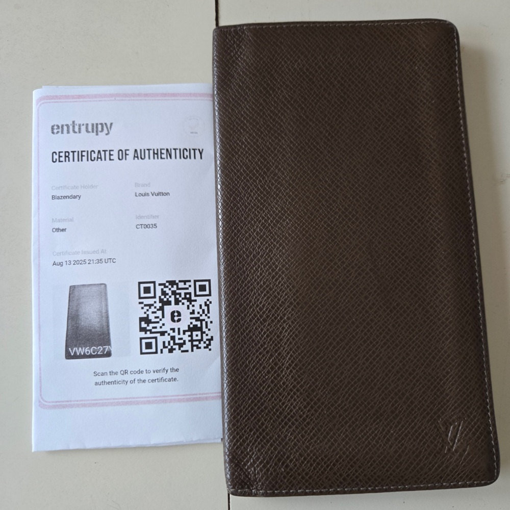 Authentic Louis Vuitton Taiga Leather Brazza Wallet